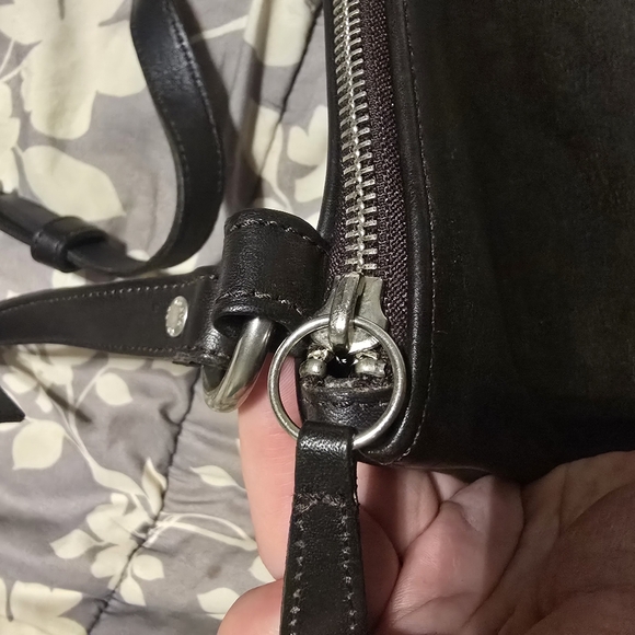 Coach Vintage Chelsea Leather Slim Crossbody #9457 - Picture 5 of 16